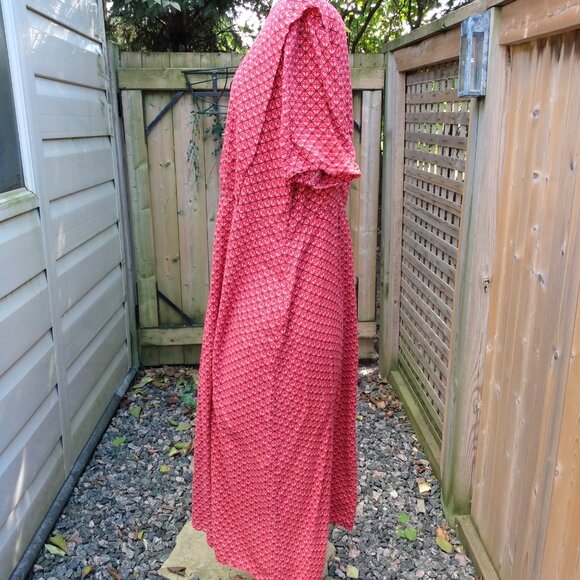 Amish Mennonite Cape Dress 42" Bust 38" Waist Rayon Red Black Handmade Modest - Picture 3 of 8